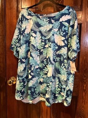 croft & barrow Navy Tunic with Mint Green & White Leaf Print
